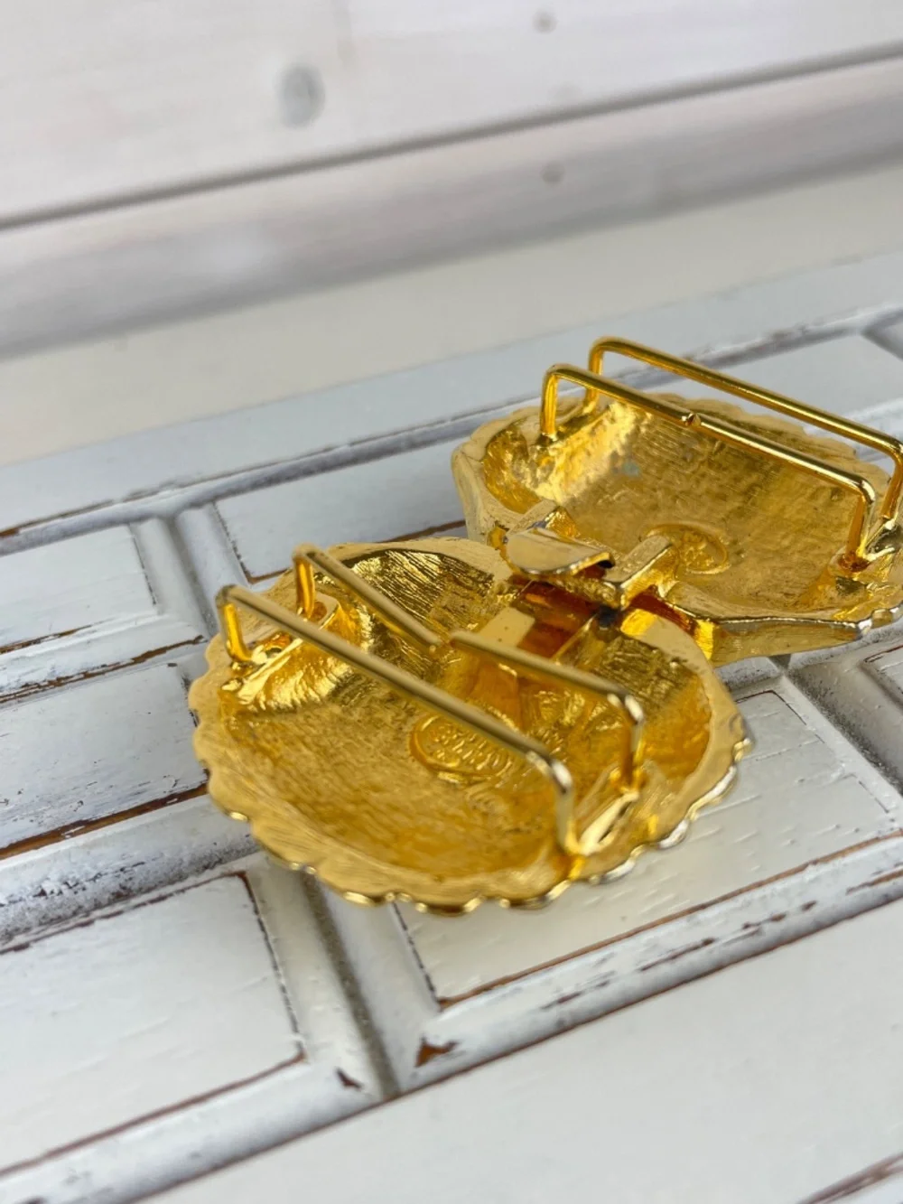 Vintage 1980s Dotty Smith Gold-tone Scallop Shell Belt Buckle